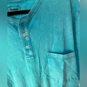 Tiffany Blue Men’s shirt. Size LT